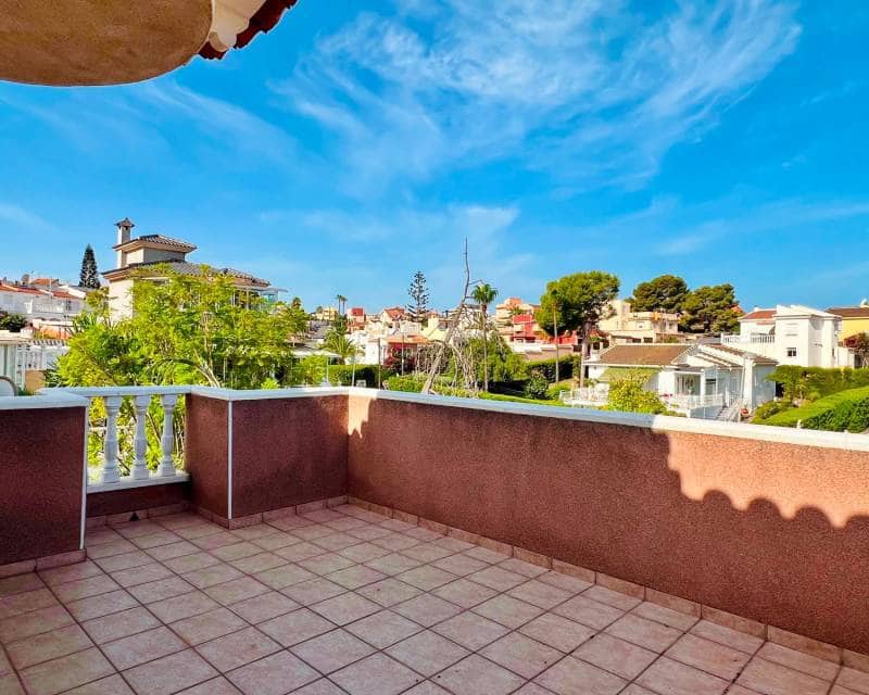 2 slaapkamer Villa te koop in Los Balcones met zwembad garage - € 699.990 (Ref: 10035832)
