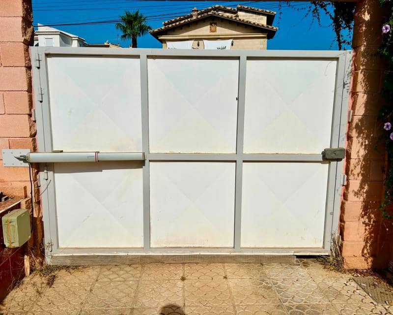 2 slaapkamer Villa te koop in Los Balcones met zwembad garage - € 699.990 (Ref: 10035832)