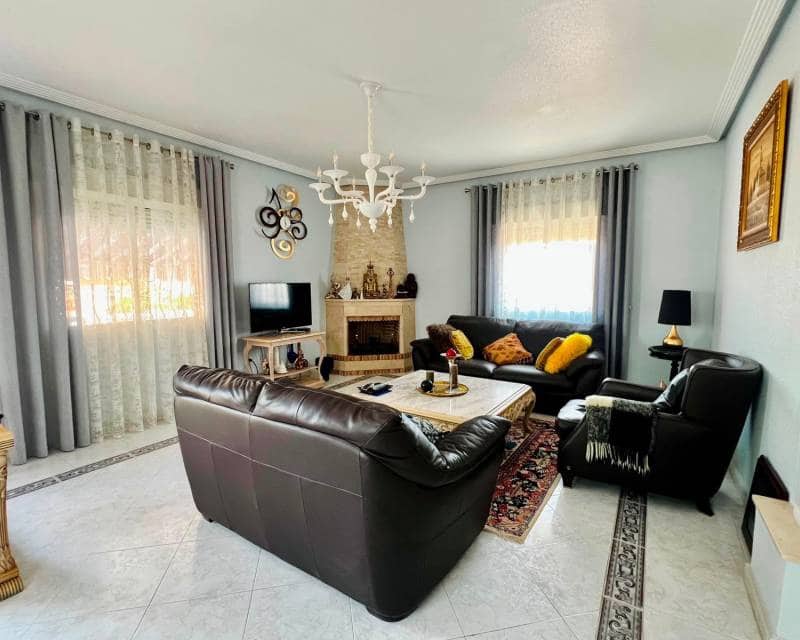 2 slaapkamer Villa te koop in Los Balcones met zwembad garage - € 699.990 (Ref: 10035832)