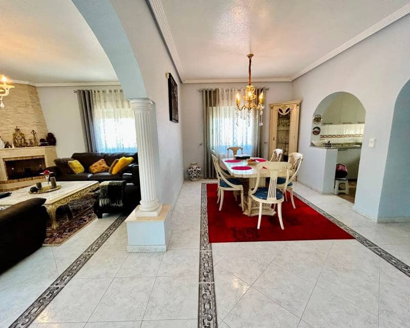 2 slaapkamer Villa te koop in Los Balcones met zwembad garage - € 699.990 (Ref: 10035832)