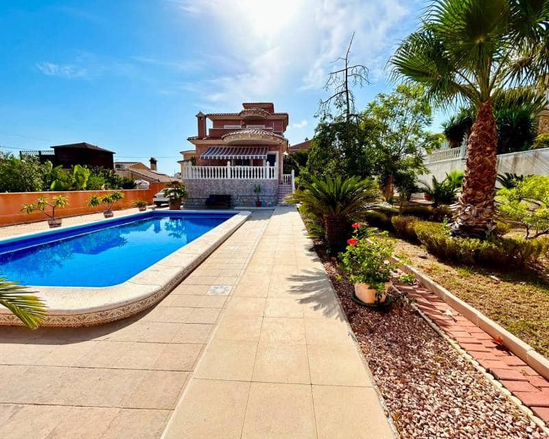 2 slaapkamer Villa te koop in Los Balcones met zwembad garage - € 699.990 (Ref: 10035832)