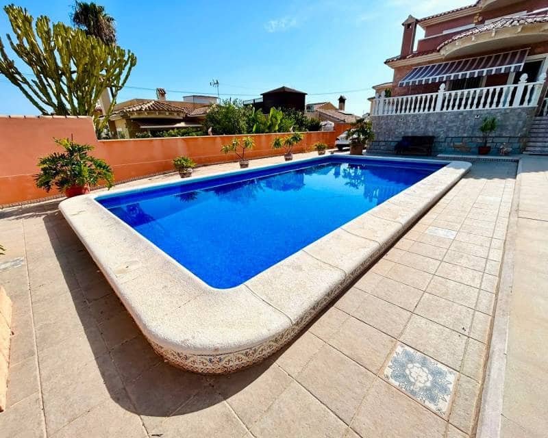 2 slaapkamer Villa te koop in Los Balcones met zwembad garage - € 699.990 (Ref: 10035832)