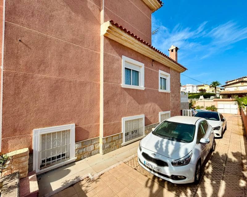 2 slaapkamer Villa te koop in Los Balcones met zwembad garage - € 699.990 (Ref: 10035832)