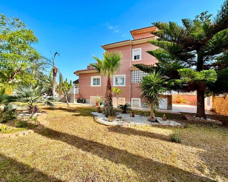 2 slaapkamer Villa te koop in Los Balcones met zwembad garage - € 699.990 (Ref: 10035832)