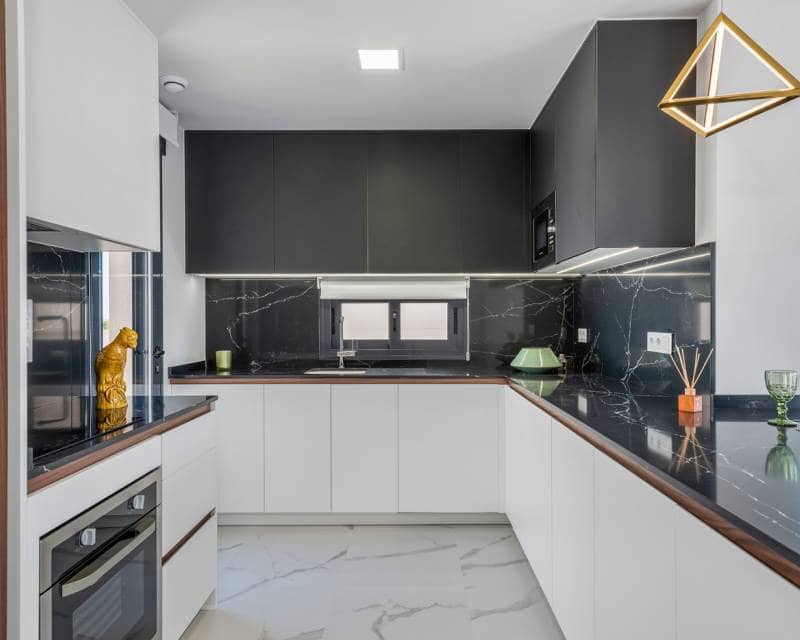 3 soveværelse Byhus til salg i San Miguel de Salinas med swimmingpool - € 425.000 (Ref: 10036004)