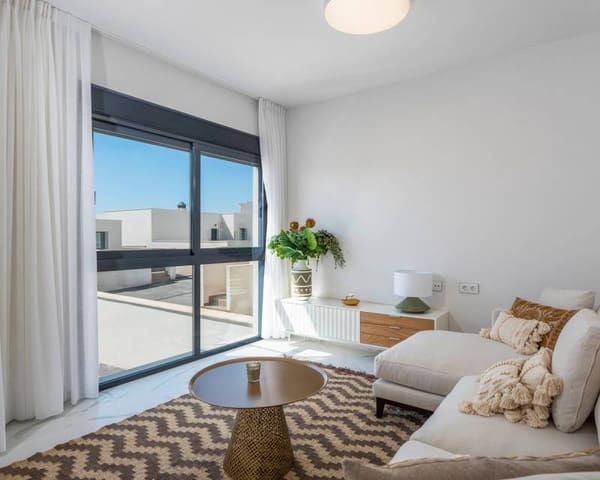 3 soveværelse Byhus til salg i San Miguel de Salinas med swimmingpool - € 425.000 (Ref: 10036004)