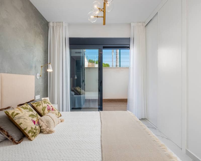2 soveværelse Byhus til salg i San Miguel de Salinas med swimmingpool - € 339.000 (Ref: 10036007)