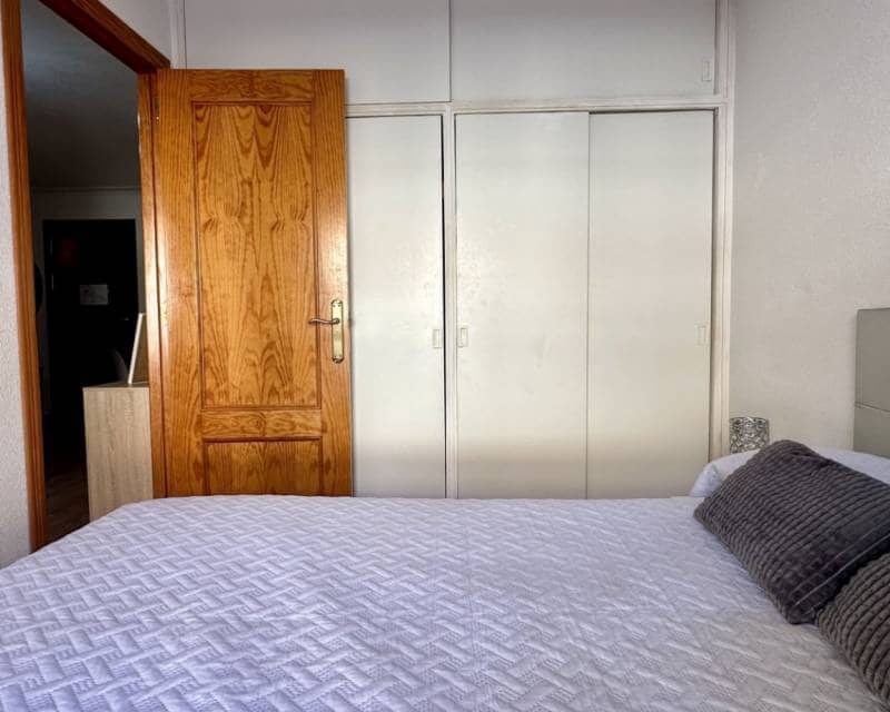 2 sovrum Lägenhet till salu i Torrevieja - 159 000 € (Ref: 10041751)