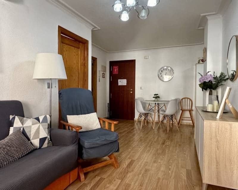 2 sovrum Lägenhet till salu i Torrevieja - 159 000 € (Ref: 10041751)