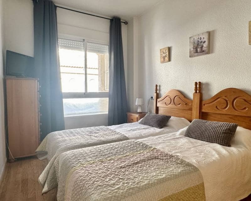 2 sovrum Lägenhet till salu i Torrevieja - 159 000 € (Ref: 10041751)