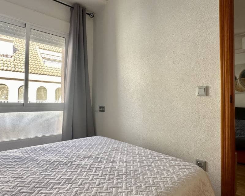 2 sovrum Lägenhet till salu i Torrevieja - 159 000 € (Ref: 10041751)