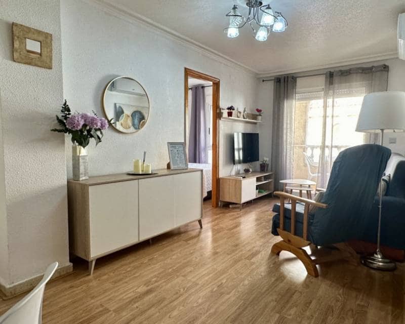 2 sovrum Lägenhet till salu i Torrevieja - 159 000 € (Ref: 10041751)