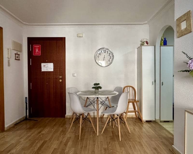 2 sovrum Lägenhet till salu i Torrevieja - 159 000 € (Ref: 10041751)