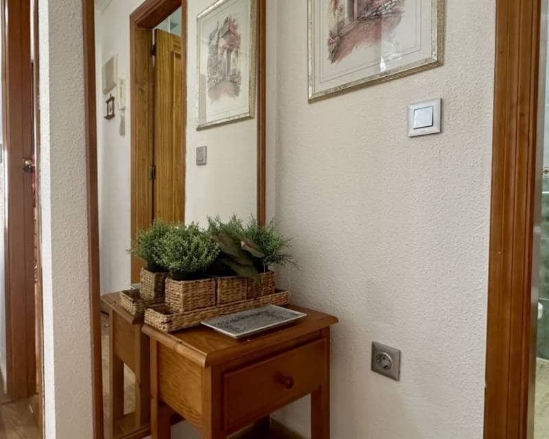 2 sovrum Lägenhet till salu i Torrevieja - 159 000 € (Ref: 10041751)