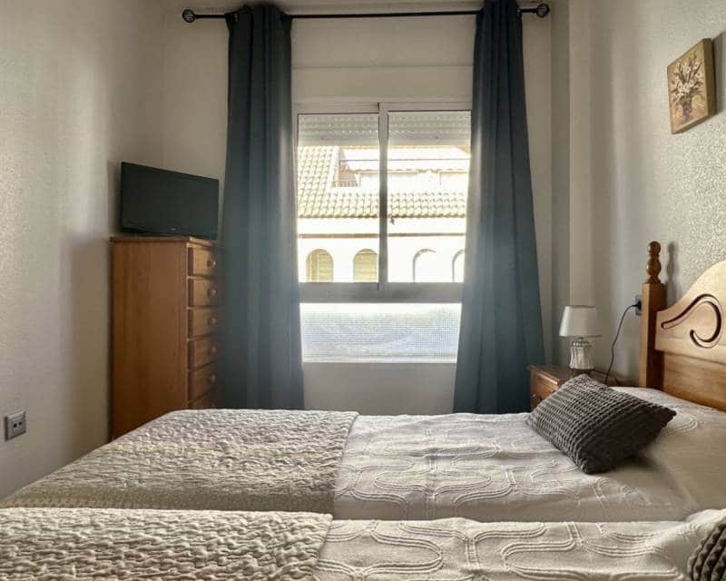 2 sovrum Lägenhet till salu i Torrevieja - 159 000 € (Ref: 10041751)