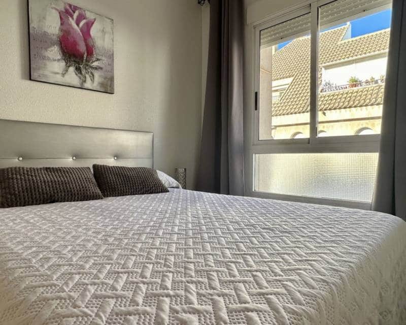 2 sovrum Lägenhet till salu i Torrevieja - 159 000 € (Ref: 10041751)