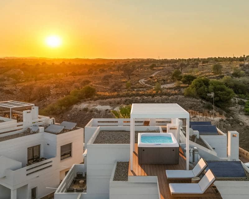 2 soverom Leilighet til salgs i Las Ramblas Golf med svømmebasseng - € 325 000 (Ref: 10041907)