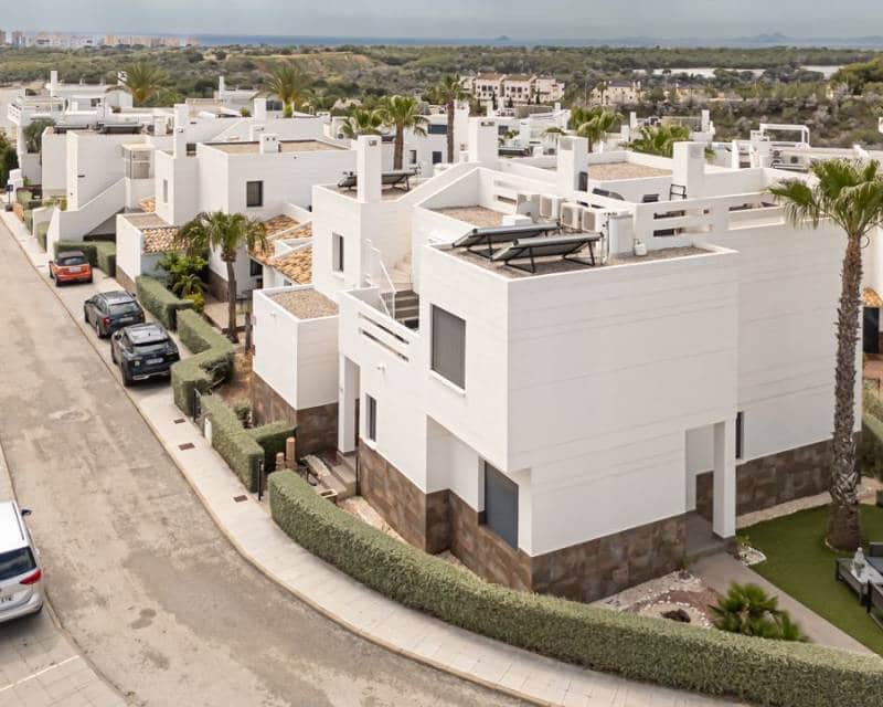 2 soverom Leilighet til salgs i Las Ramblas Golf med svømmebasseng - € 325 000 (Ref: 10041907)