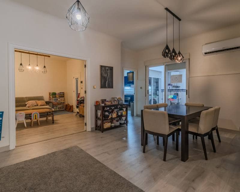 5 bedroom Apartment for sale in Guardamar del Segura - € 349,000 (Ref: 10043426)