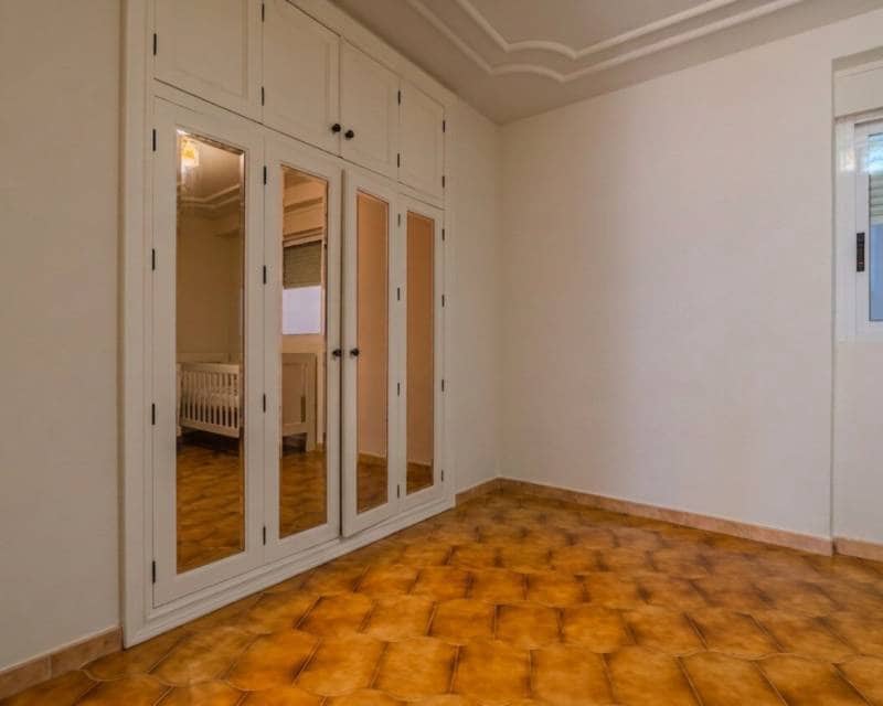 5 bedroom Apartment for sale in Guardamar del Segura - € 349,000 (Ref: 10043426)