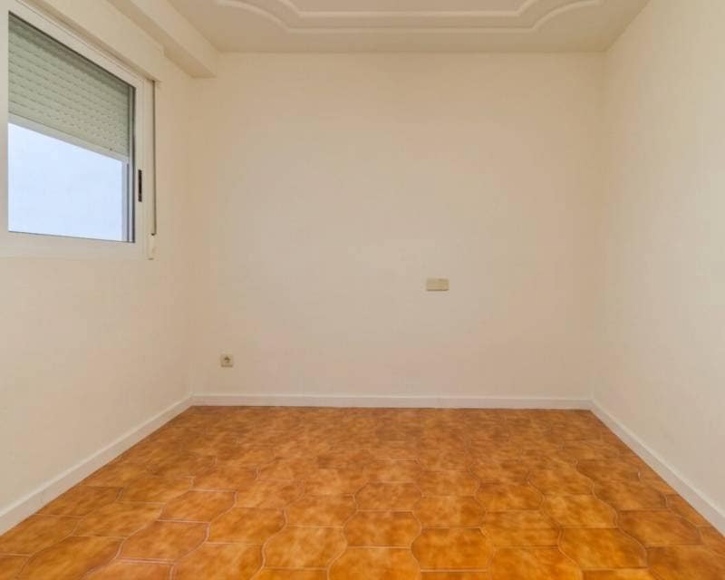 5 bedroom Apartment for sale in Guardamar del Segura - € 349,000 (Ref: 10043426)