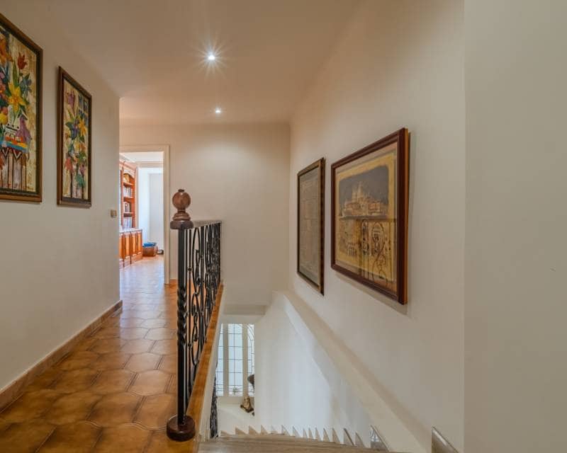 5 bedroom Apartment for sale in Guardamar del Segura - € 349,000 (Ref: 10043426)