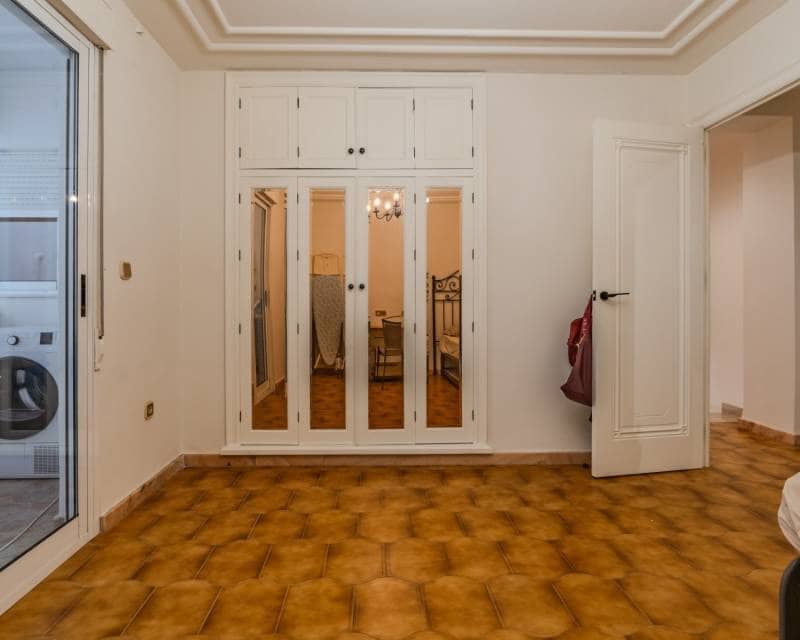 5 bedroom Apartment for sale in Guardamar del Segura - € 349,000 (Ref: 10043426)