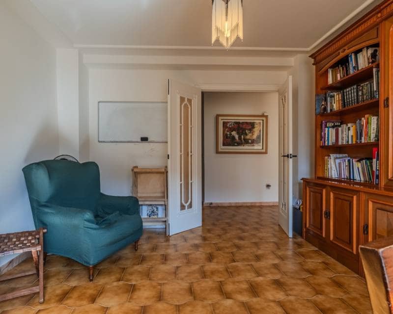 5 bedroom Apartment for sale in Guardamar del Segura - € 349,000 (Ref: 10043426)