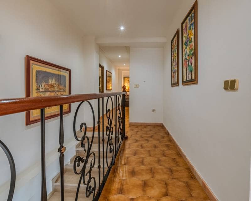 5 bedroom Apartment for sale in Guardamar del Segura - € 349,000 (Ref: 10043426)