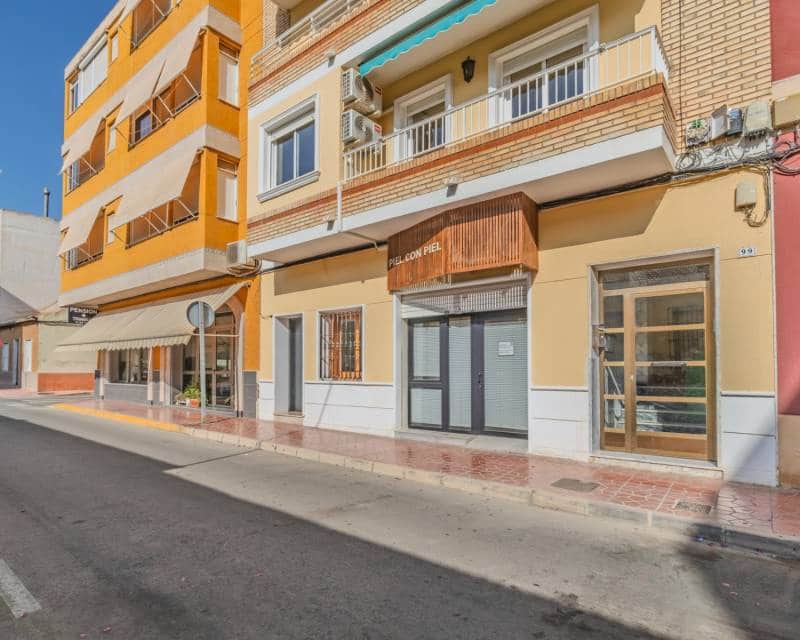 5 bedroom Apartment for sale in Guardamar del Segura - € 349,000 (Ref: 10043426)