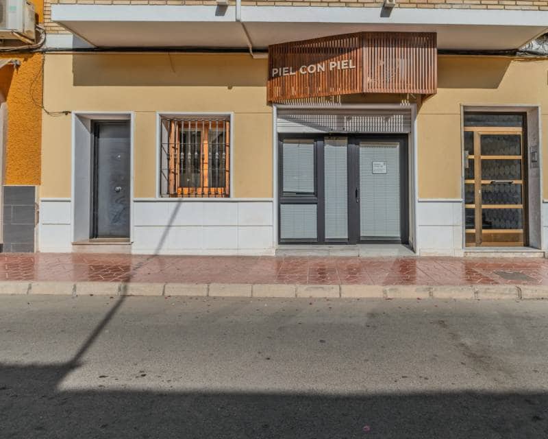 5 bedroom Apartment for sale in Guardamar del Segura - € 349,000 (Ref: 10043426)
