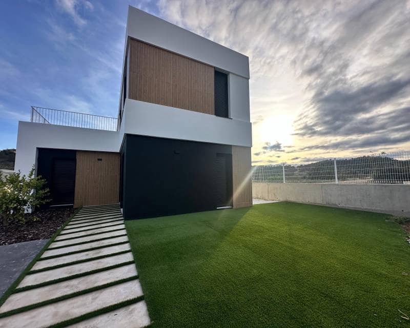 4 bedroom Villa for sale in Finestrat - € 990,000 (Ref: 10043531)