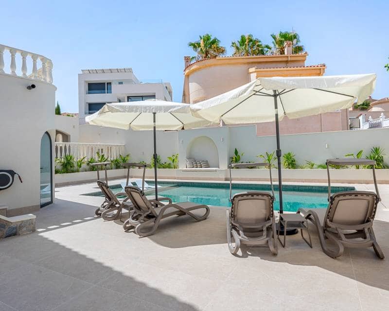 5 Zimmer Villa zu verkaufen in Ciudad Quesada mit Pool - 1.399.000 € (Ref: 10045801)