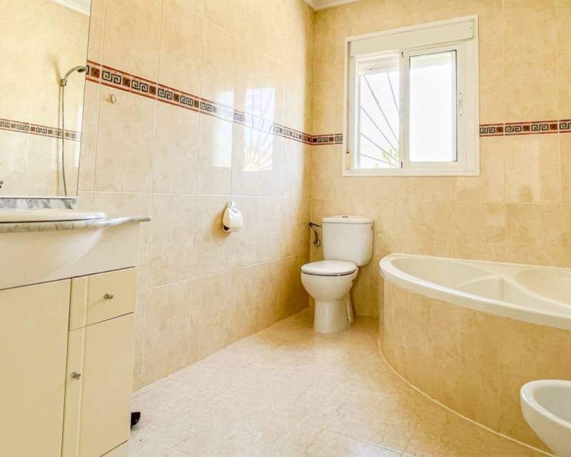 3 chambre Villa/Maison Mitoyenne à vendre à Dona Pepa avec piscine - 229 000 € (Ref: 10047855)