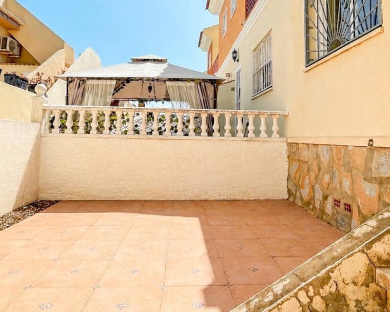 3 chambre Villa/Maison Mitoyenne à vendre à Dona Pepa avec piscine - 229 000 € (Ref: 10047855)