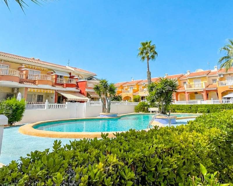 3 chambre Villa/Maison Mitoyenne à vendre à Dona Pepa avec piscine - 229 000 € (Ref: 10047855)