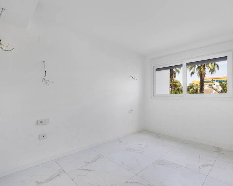 2 sovrum Lägenhet till salu i Punta Prima med pool garage - 389 000 € (Ref: 10051943)
