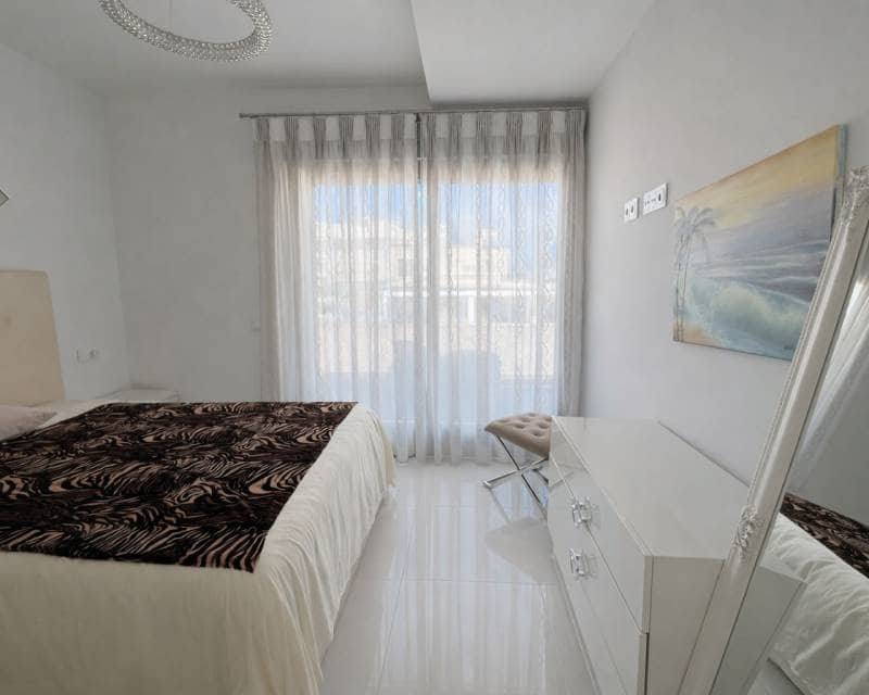 3 soveværelse Villa til salg i Orihuela Costa med swimmingpool - € 460.000 (Ref: 10052021)