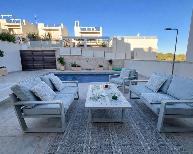 3 soveværelse Villa til salg i Orihuela Costa med swimmingpool - € 460.000 (Ref: 10052021)