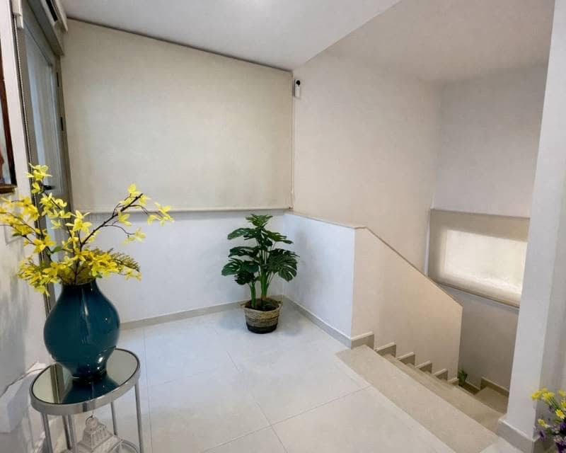 3 soveværelse Villa til salg i Orihuela Costa med swimmingpool - € 460.000 (Ref: 10052021)