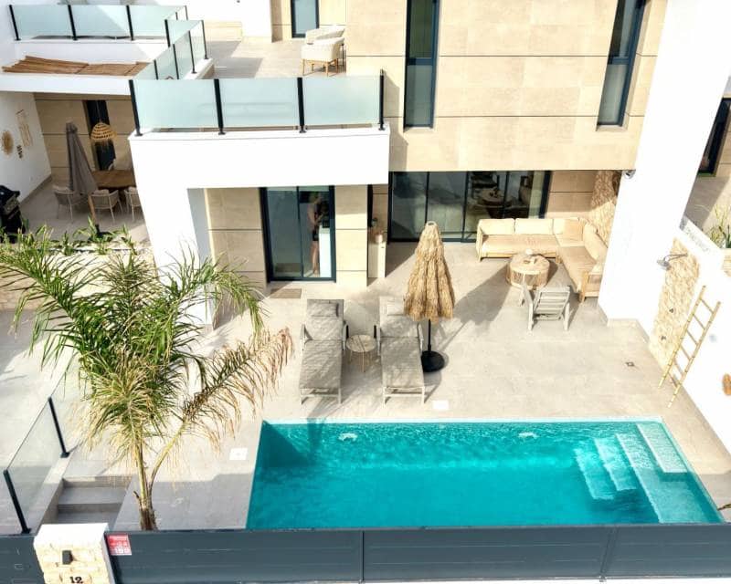 Chalet de 3 habitaciones en Dolores en venta con piscina - 440.000 € (Ref: 10052022)