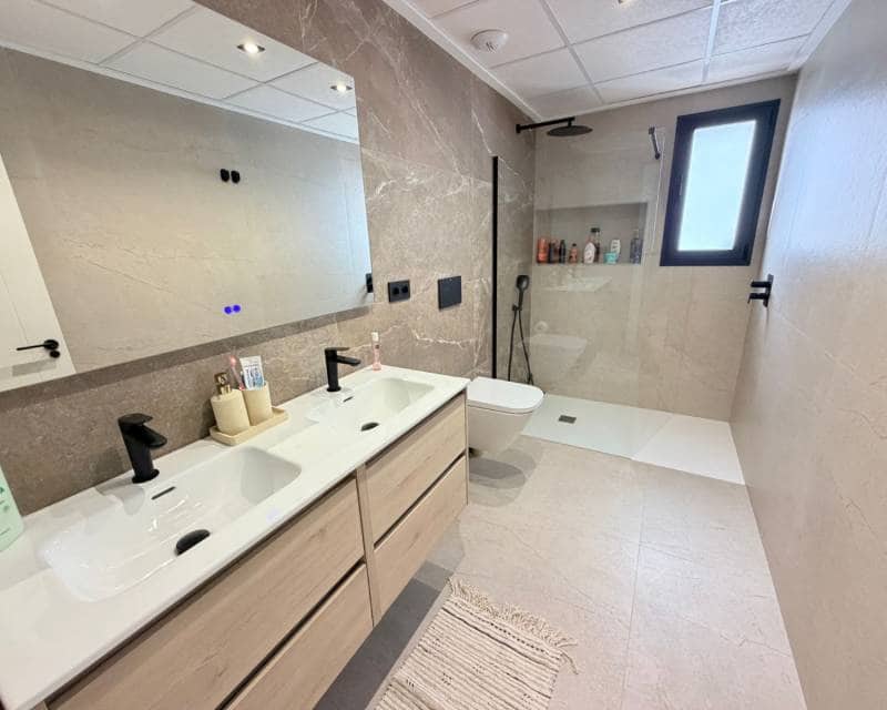 Chalet de 3 habitaciones en Dolores en venta con piscina - 440.000 € (Ref: 10052022)