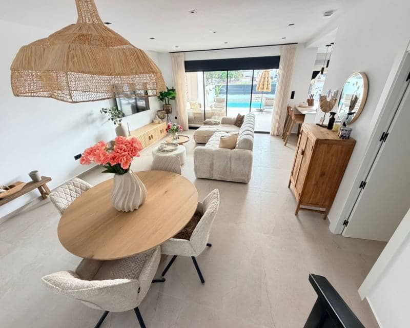Chalet de 3 habitaciones en Dolores en venta con piscina - 440.000 € (Ref: 10052022)
