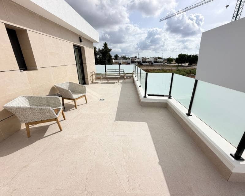 Chalet de 3 habitaciones en Dolores en venta con piscina - 440.000 € (Ref: 10052022)