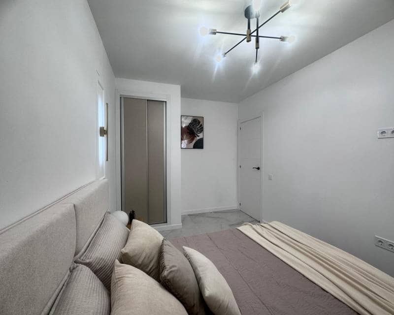 1 soveværelse Lejlighed til salg i Torrevieja med swimmingpool - € 159.900 (Ref: 10052127)
