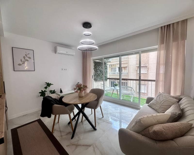 1 soveværelse Lejlighed til salg i Torrevieja med swimmingpool - € 159.900 (Ref: 10052127)
