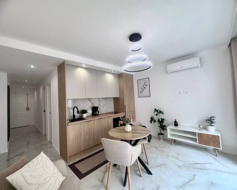 1 soveværelse Lejlighed til salg i Torrevieja med swimmingpool - € 159.900 (Ref: 10052127)