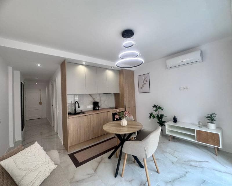 1 soveværelse Lejlighed til salg i Torrevieja med swimmingpool - € 159.900 (Ref: 10052127)