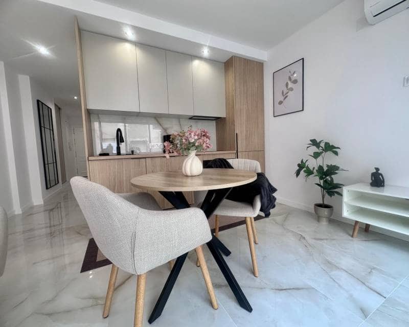 1 soveværelse Lejlighed til salg i Torrevieja med swimmingpool - € 159.900 (Ref: 10052127)