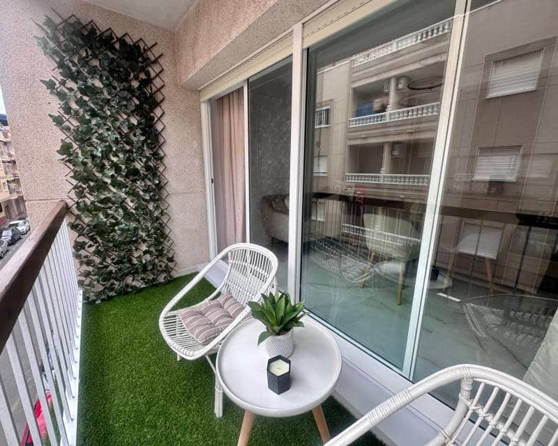 1 soveværelse Lejlighed til salg i Torrevieja med swimmingpool - € 159.900 (Ref: 10052127)